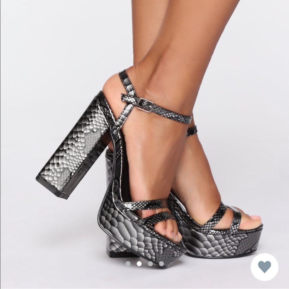 [NWT] Fashion Nova Snakeskin Block Heels